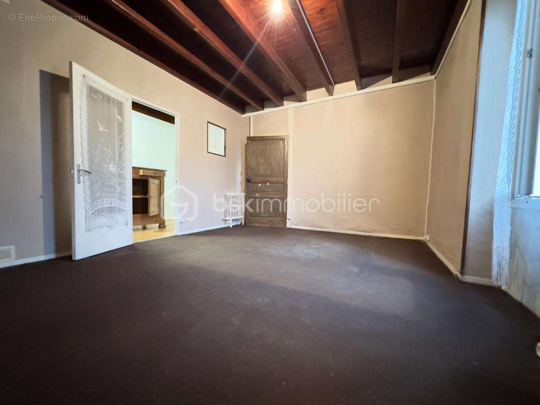 Maison à LE GUE-DE-VELLUIRE