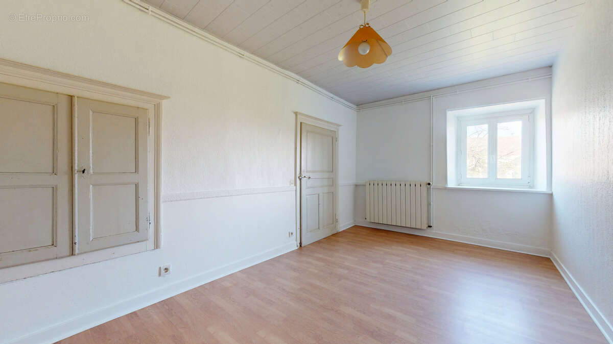 Maison à LE DESCHAUX