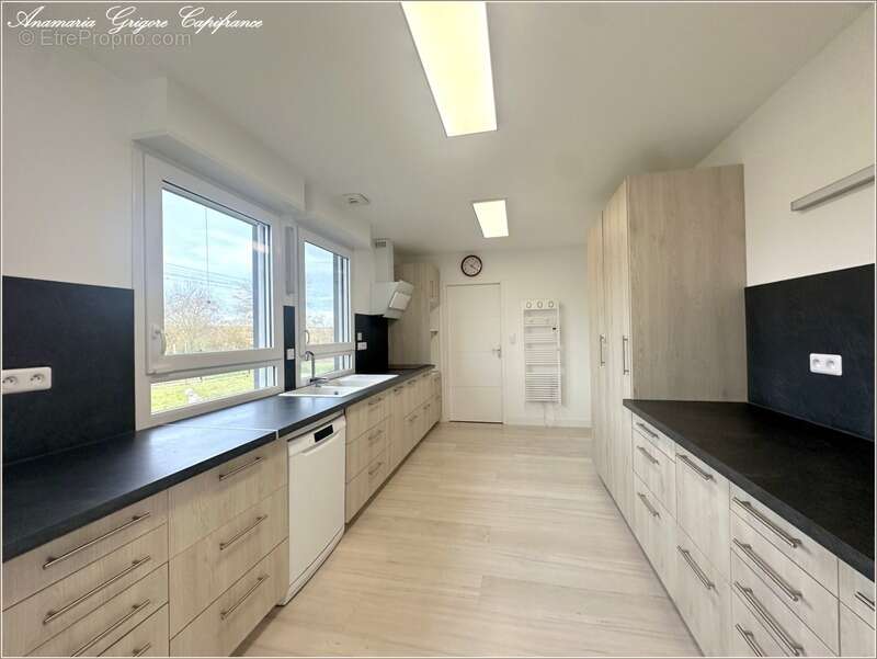 COURVILLE SUR EURE (28190) - Maison de plain pied, bâtie en 2020, d'une de surface -133 m², terrain clos de 671 m² - photo 3