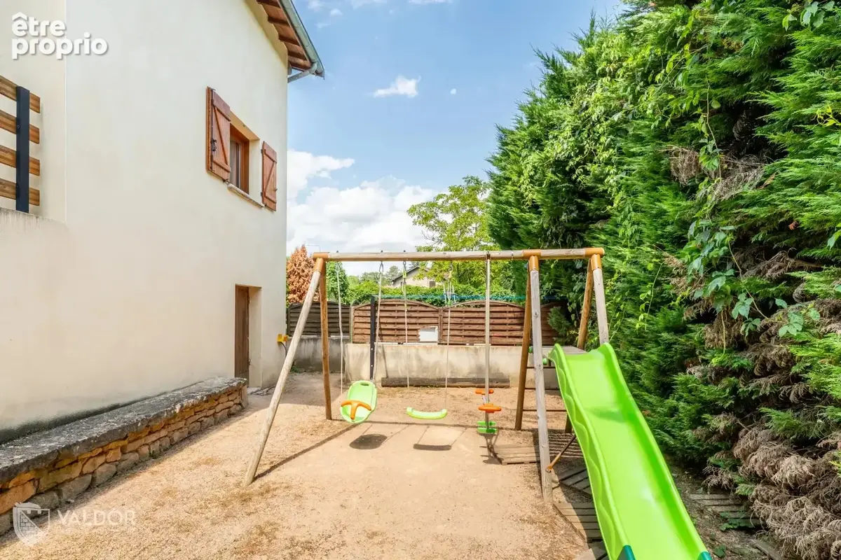DARDILLY – Maison familiale de 135 m² sur 1000 m² de terrain - photo 8