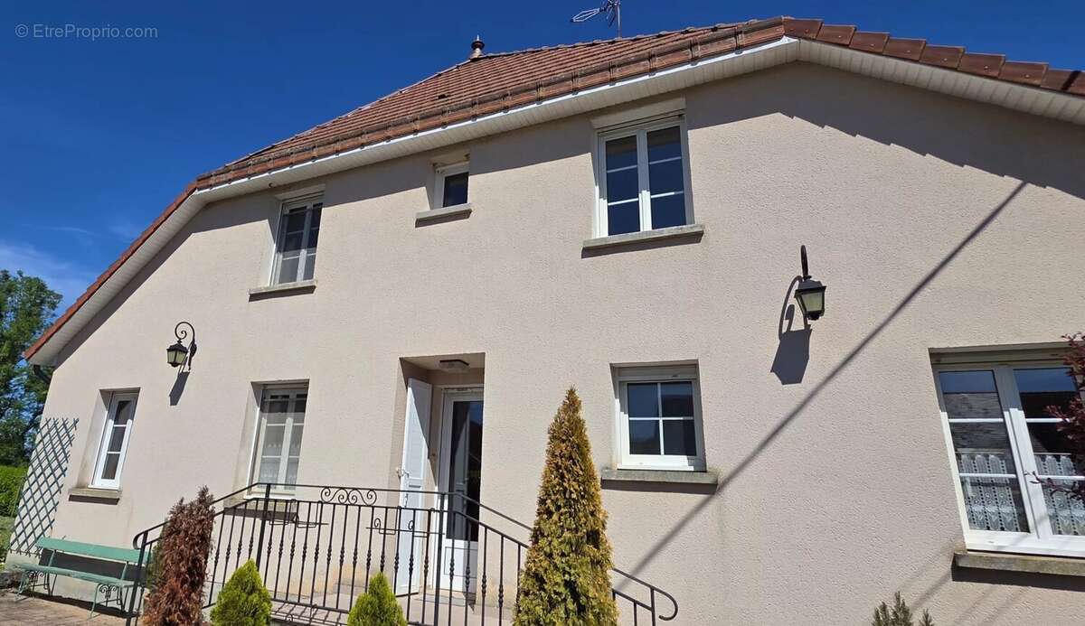 Maison à THOISY-LA-BERCHERE