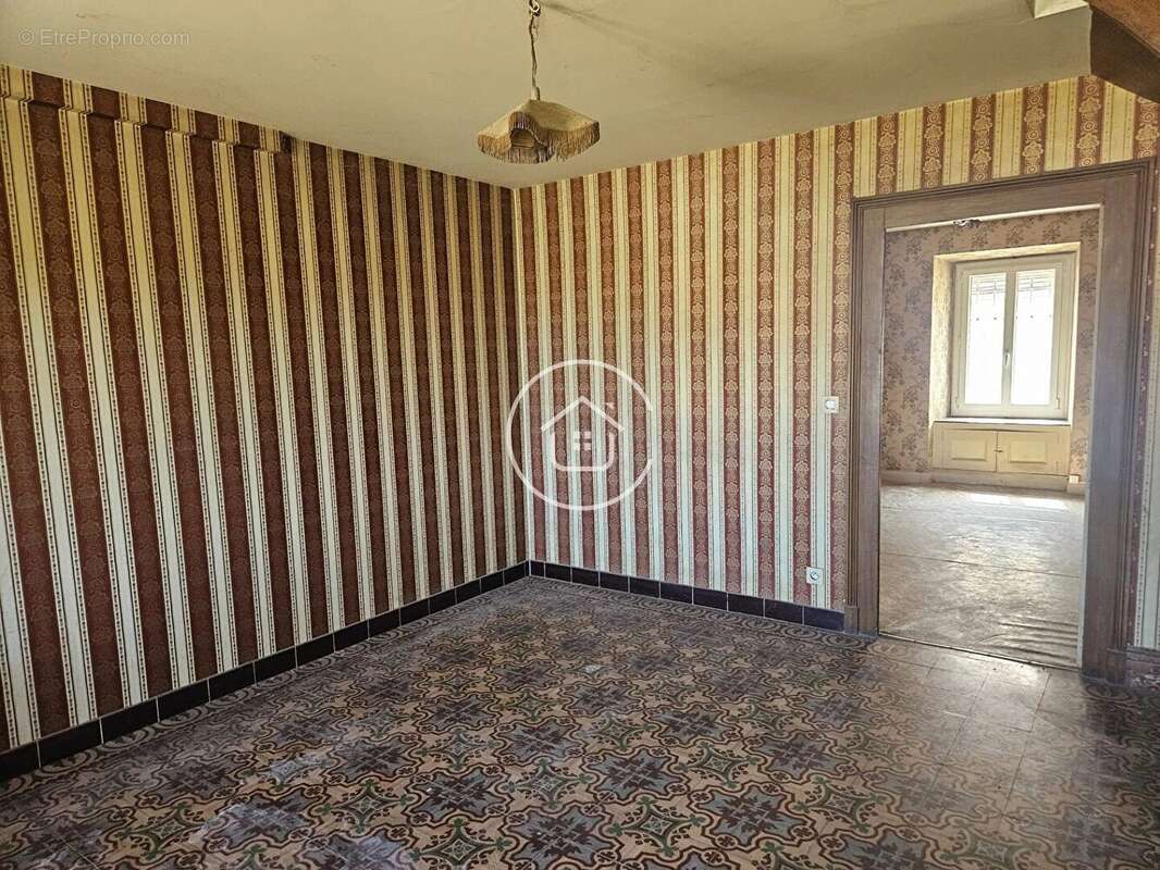 Bâtisse à réhabiliter aux portes de Blois - photo 2