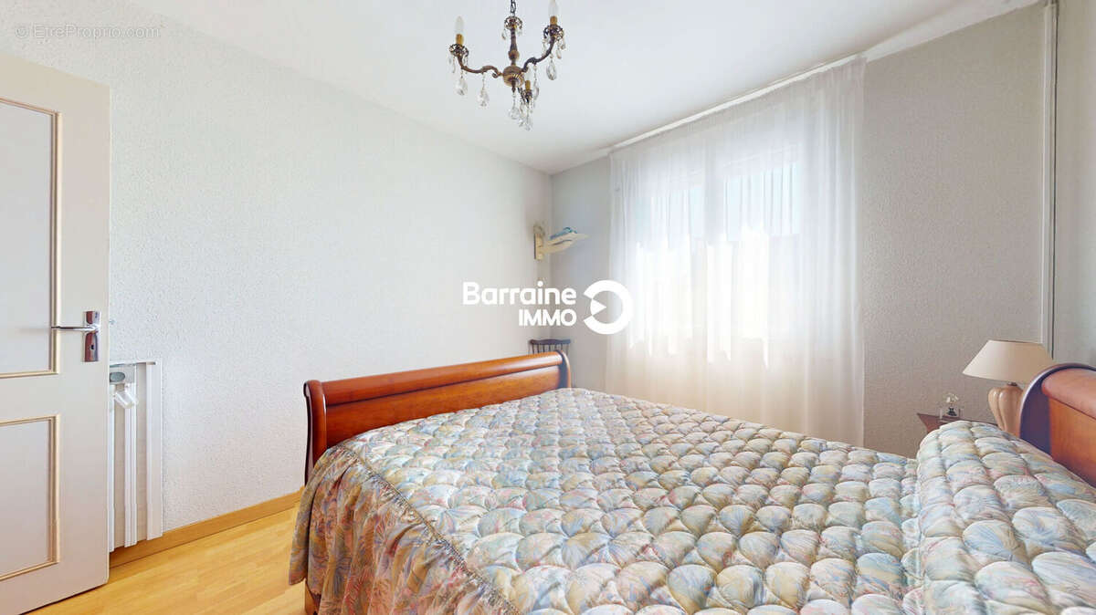 Barraine IMMO - Maison 7 pièces à vendre à Plabennec de 123.6 m² Possibilité 150 m² habitables - Terrain clos de 1020 m² - photo 13