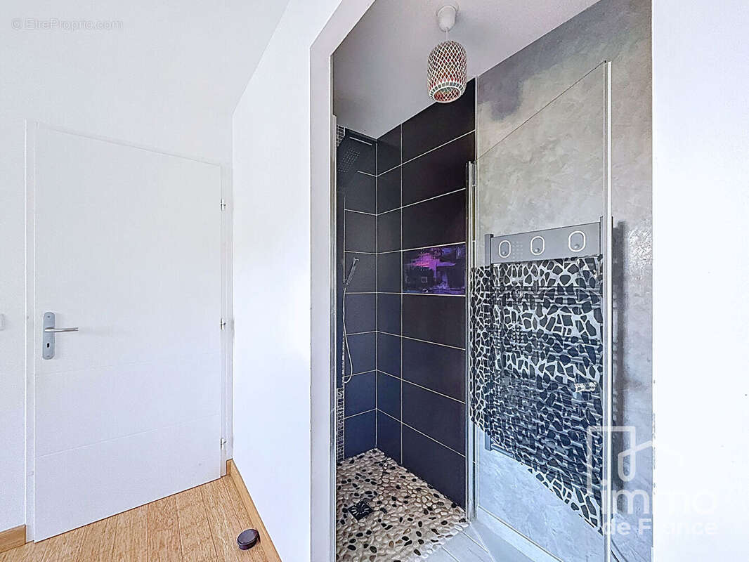 Maison à BELLEGARDE-SUR-VALSERINE