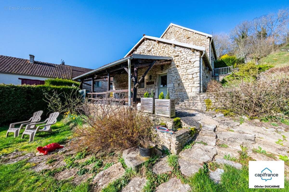 Murs et fonds : gite, chambres d'hôtes et table d'hôtes à vendre CHAUDENAY LE CHATEAU (21) - photo 11