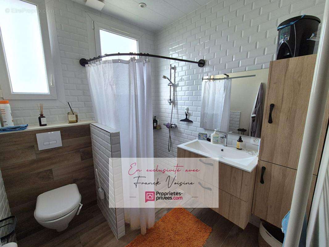 Maison à VENDRENNES