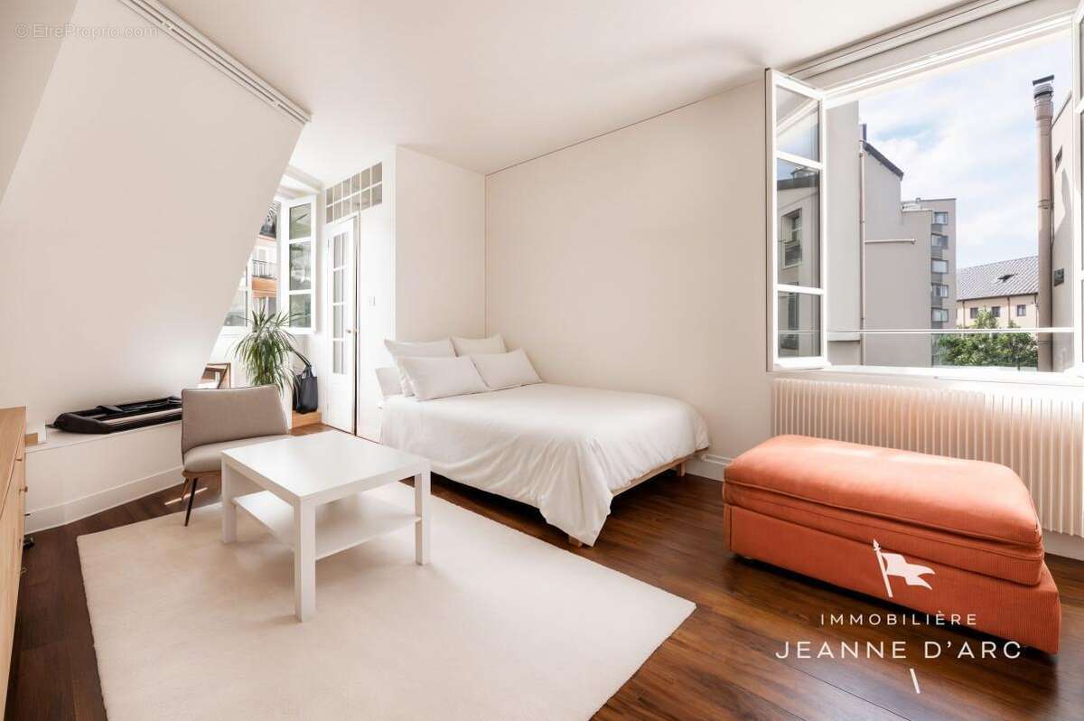 Appartement à PARIS-6E