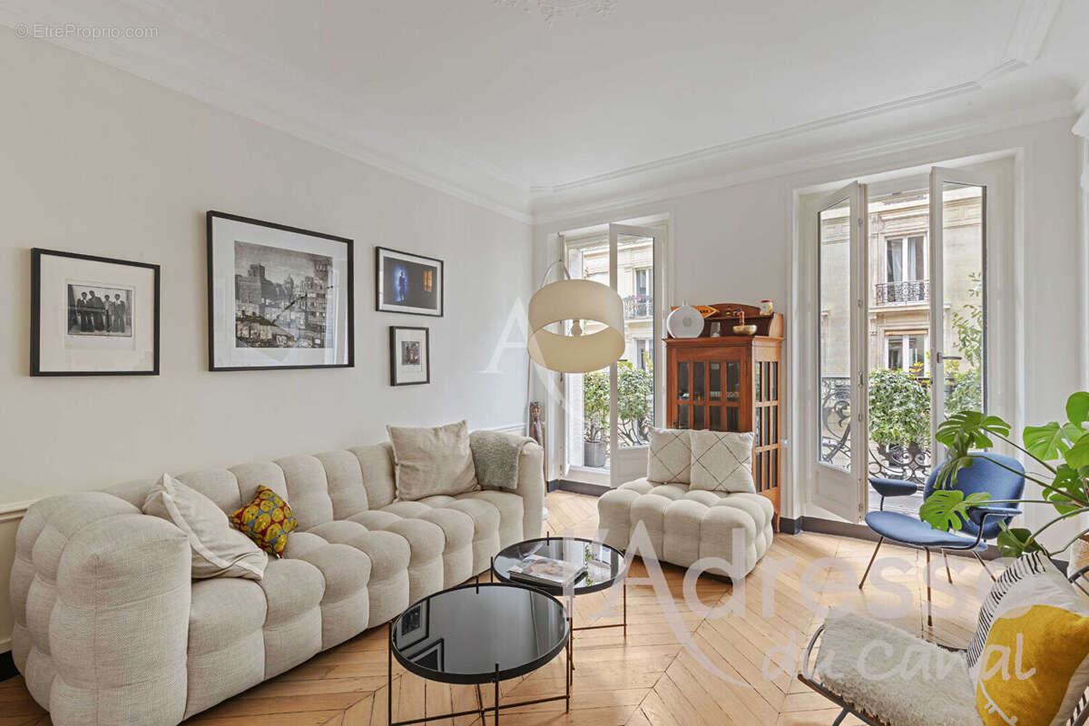 Appartement à PARIS-10E