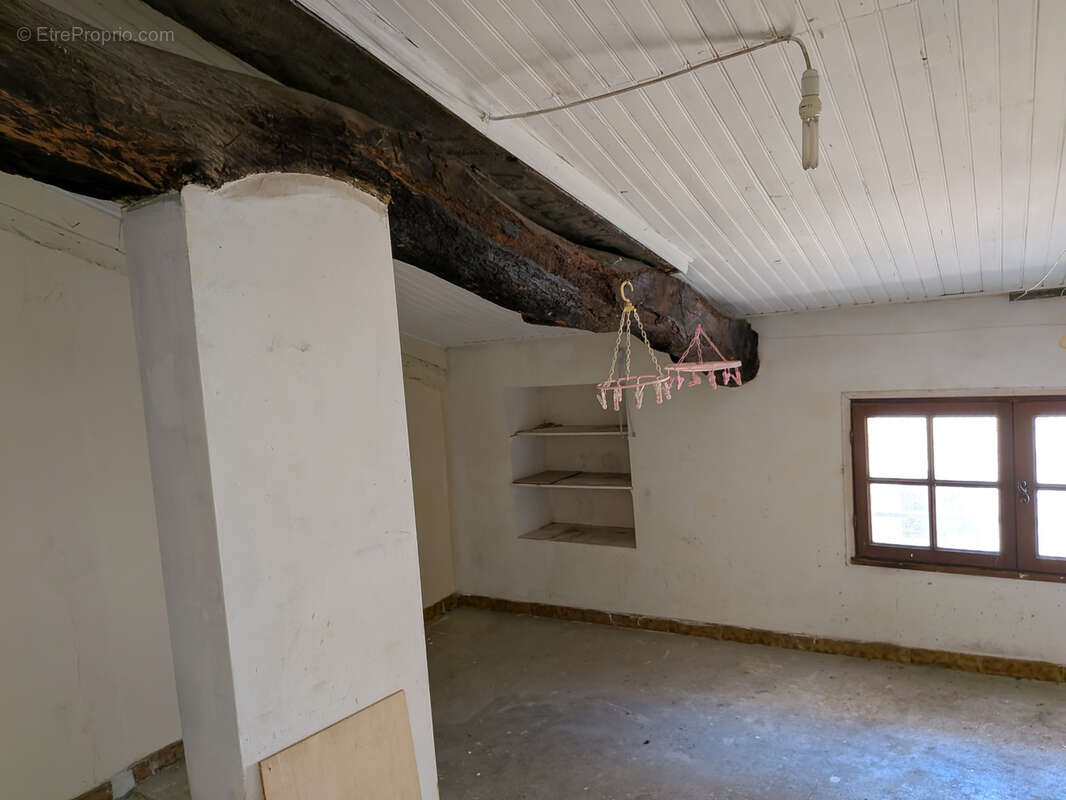 Maison à SOLLIES-TOUCAS