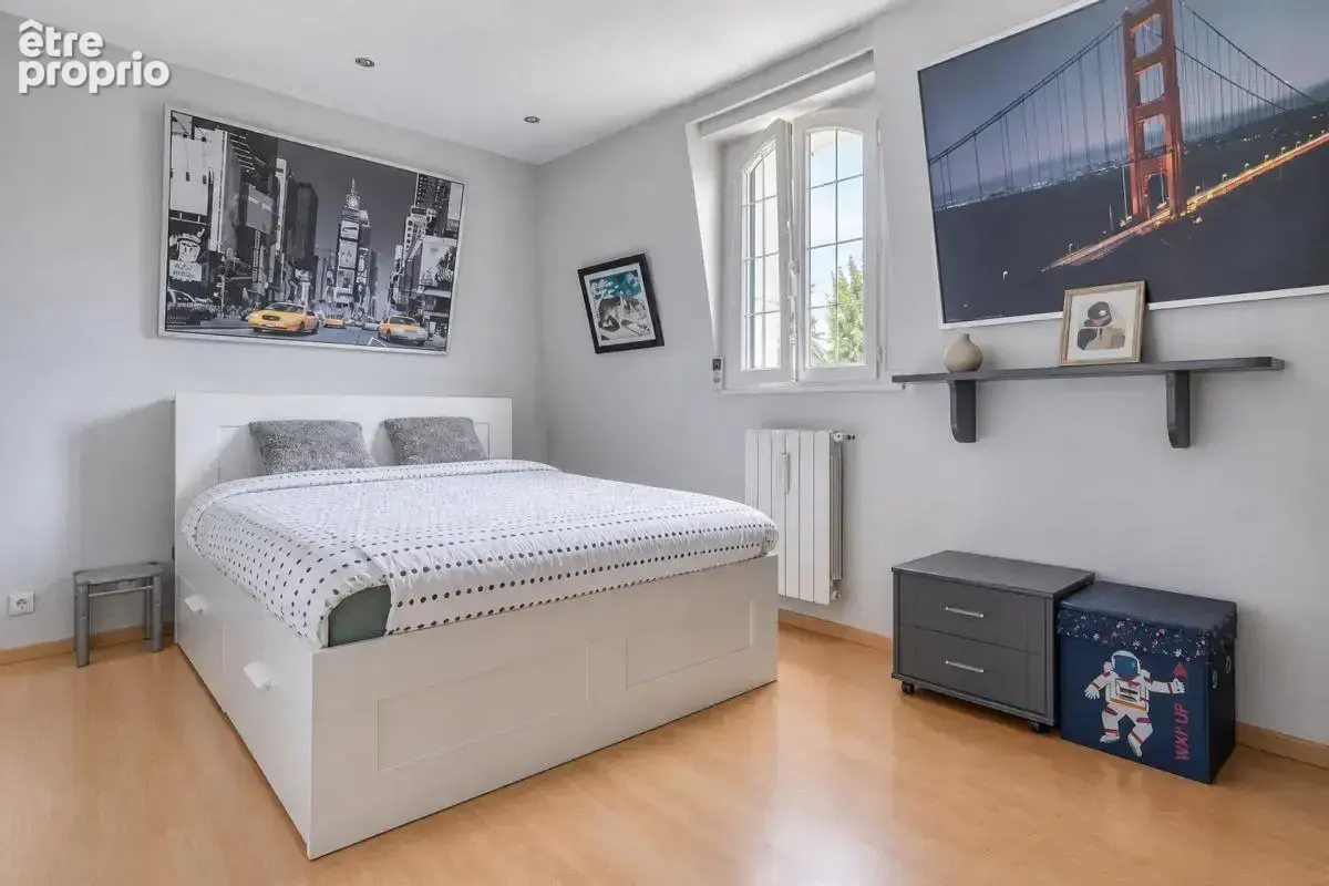 Maison de 7 pièces de 250 m² à Saint-Gratien - photo 10