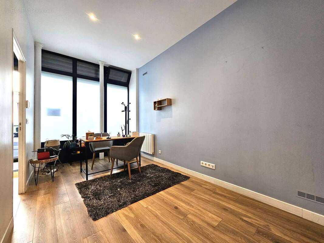 Commerce 41 m² à Paris-11e  - photo 3