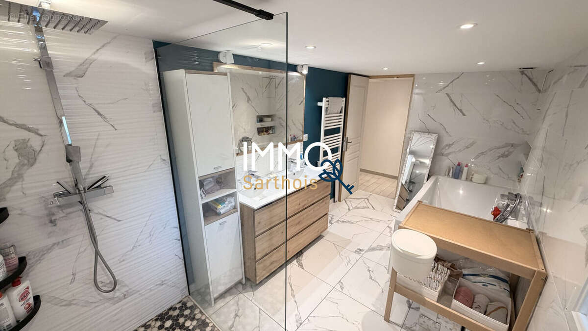 Maison 129 m² à Mayet  - photo 9