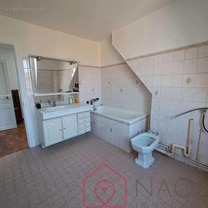 Maison à VILLENEUVE-LA-GARENNE