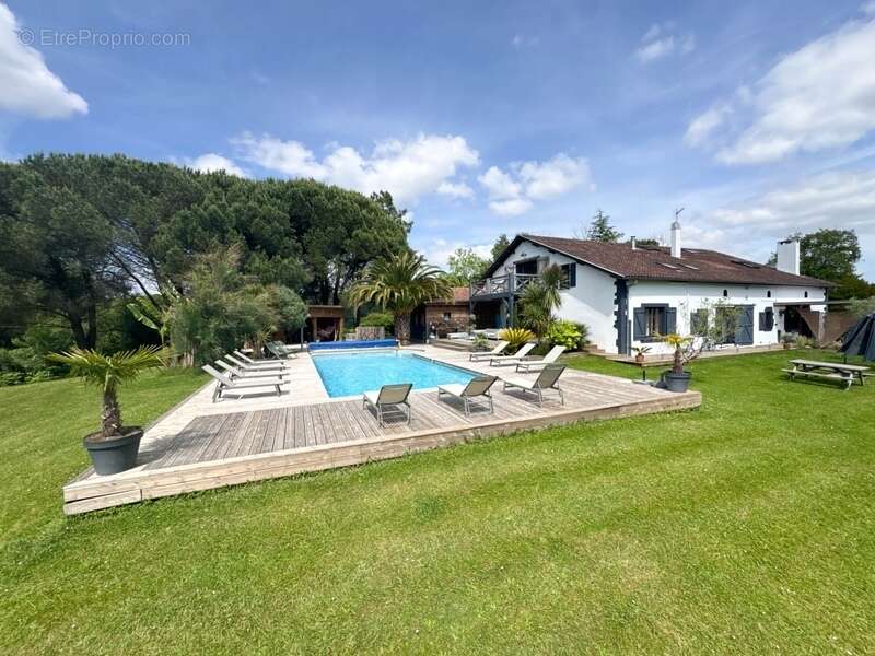 Maison à PEYREHORADE