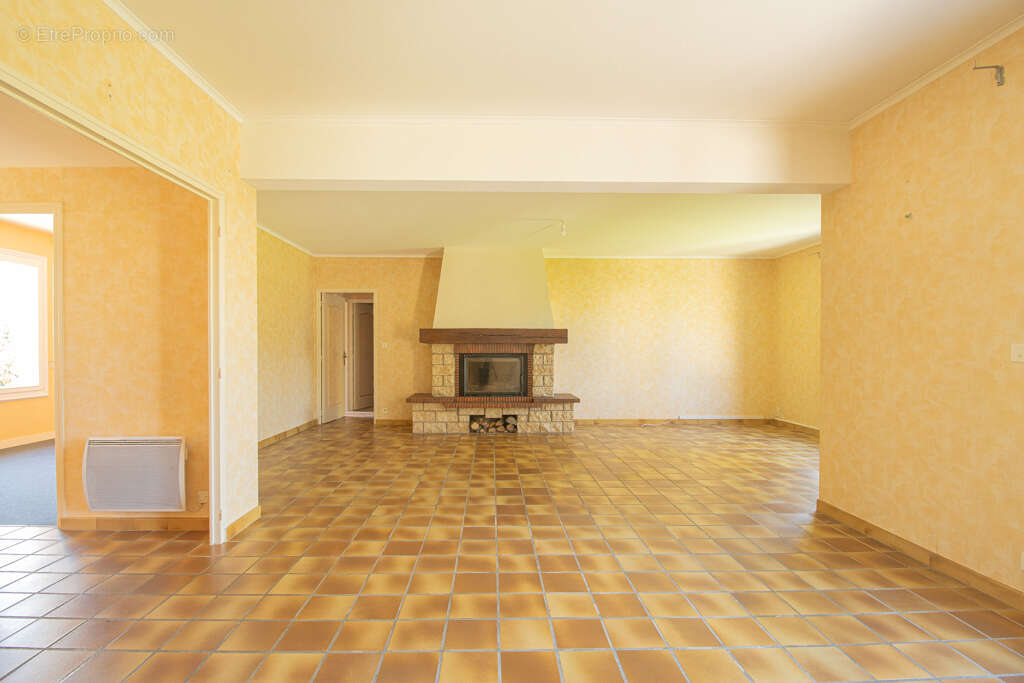 Maison à BRIOLLAY