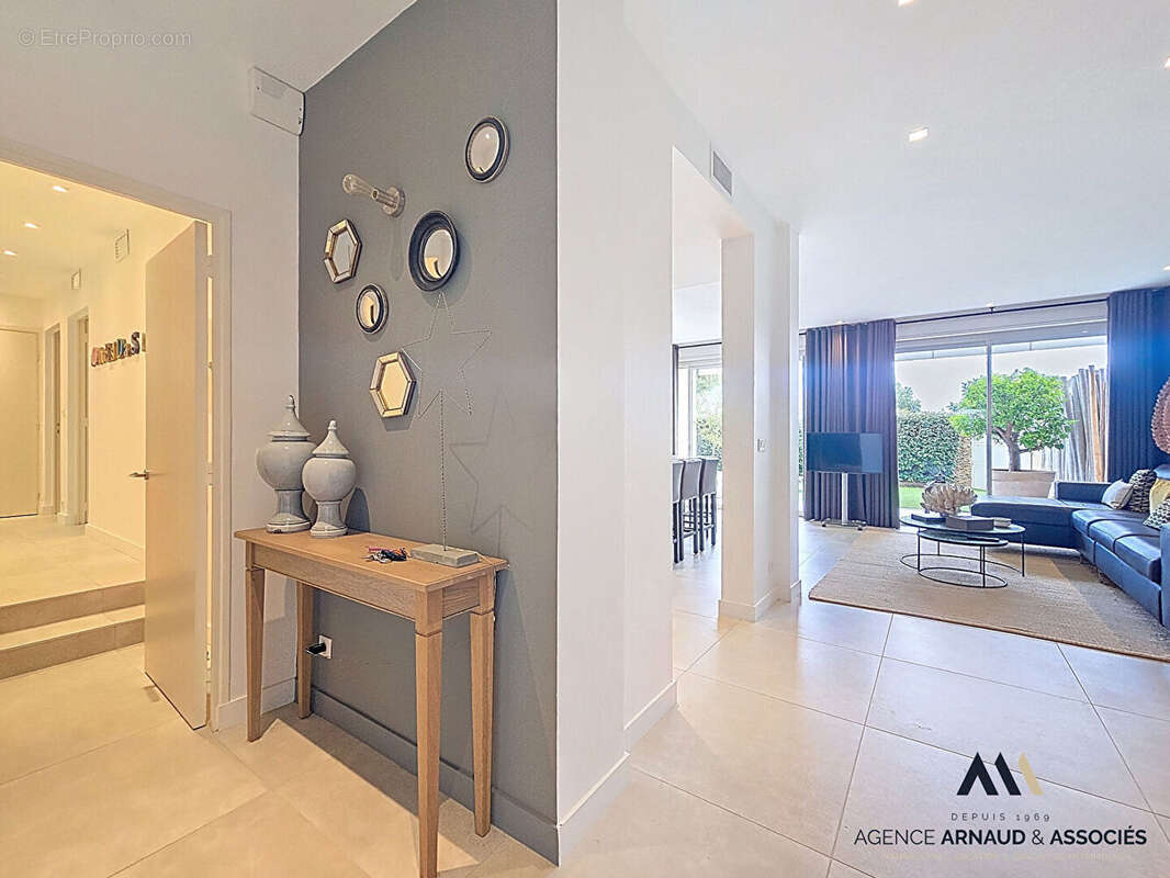 Appartement à SAINT-CYR-SUR-MER