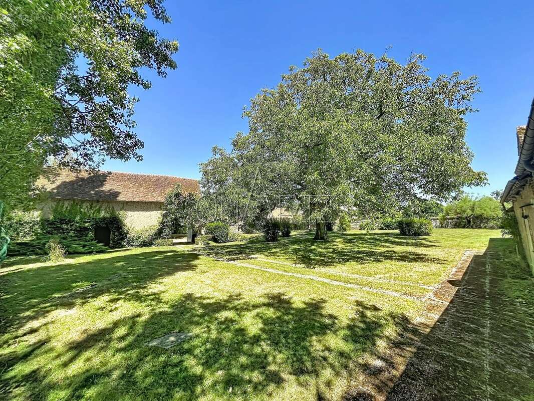 Charme et campagne pour cet ancien presbytère - photo 7