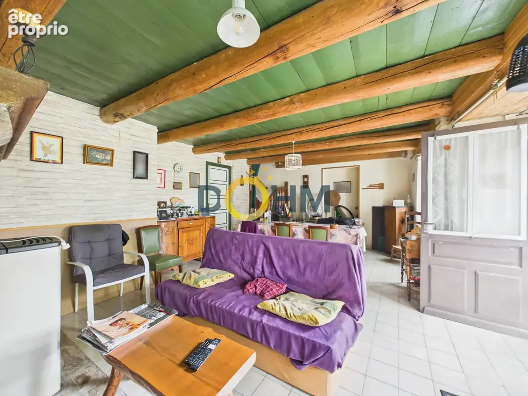 Maison de village avec garage et plus de 2000 m2 de terrain - photo 6
