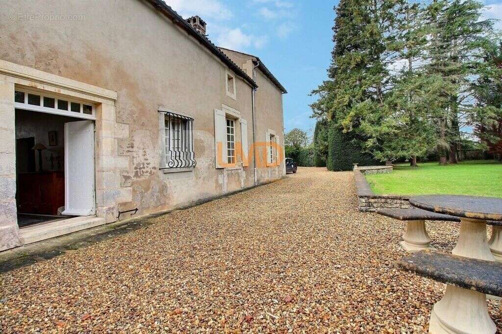 Maison à CHASSENEUIL-DU-POITOU