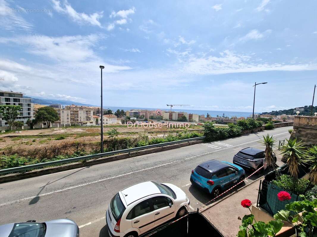 Appartement 45 m² à Roquebrune-Cap-Martin  - photo 2