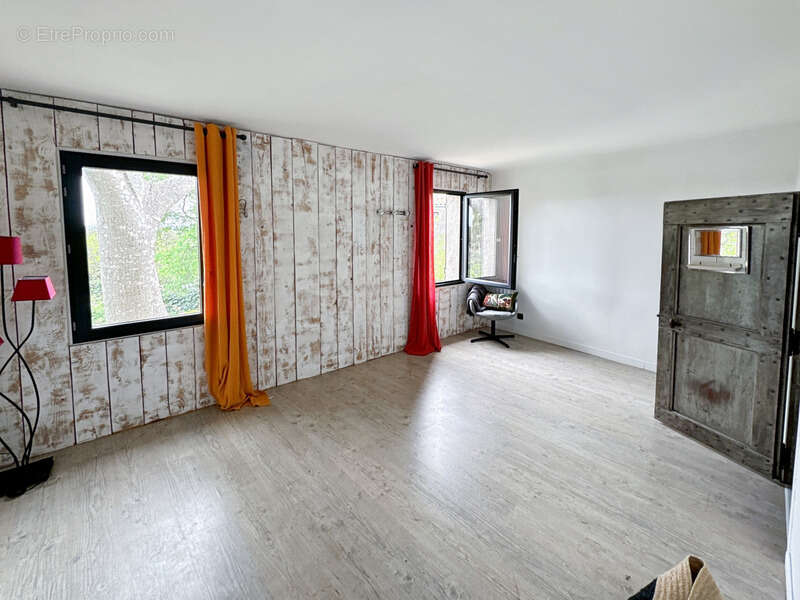 Maison à VIOLS-LE-FORT