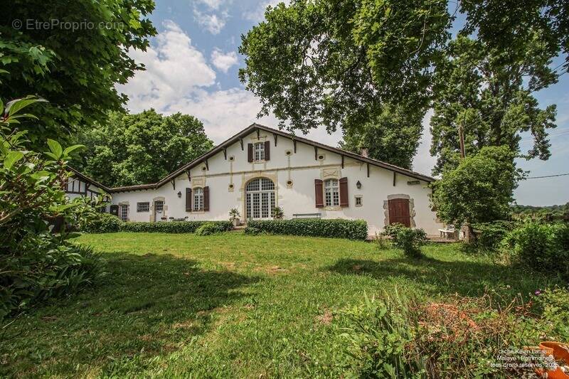 Maison à POUILLON