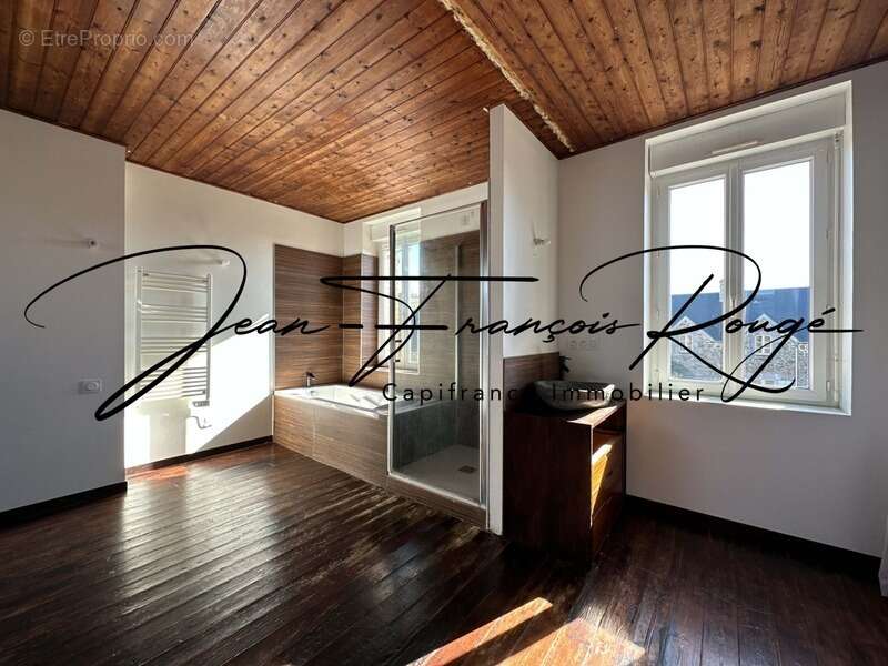Agon-Coutainville, proche du havre et à deux kilomètres de la plage, maison en pierres de 160 m² ! - photo 11