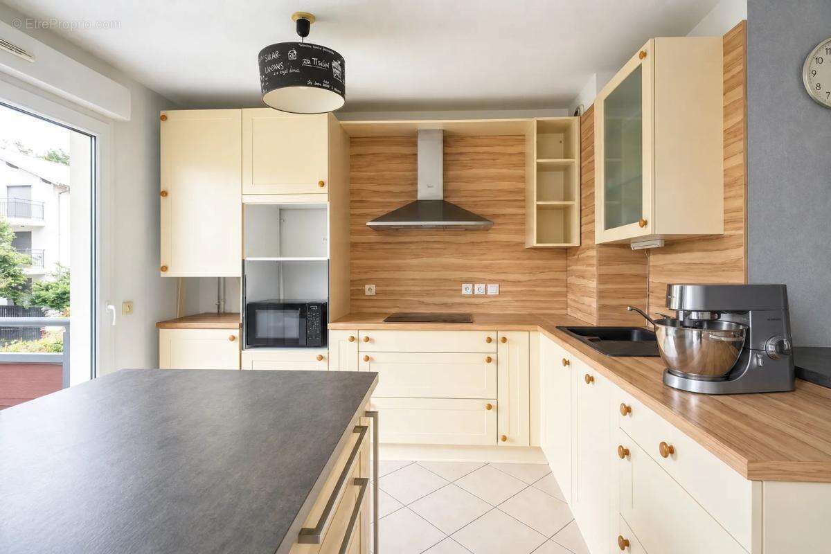 Appartement à SERGY