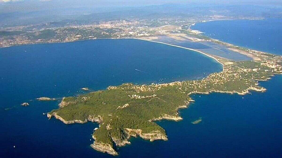 Terrain à HYERES