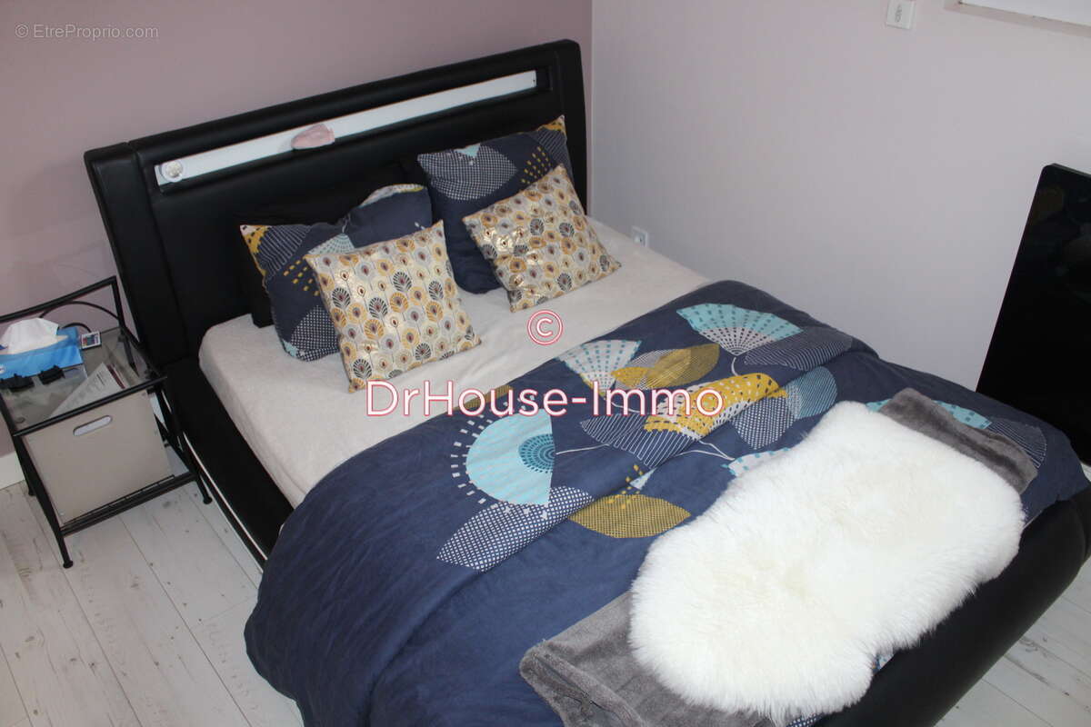 Maison à ROULLET-SAINT-ESTEPHE