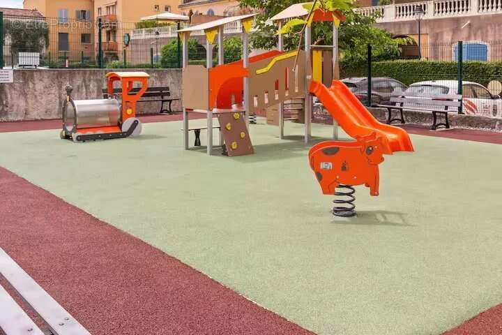 Maison à VILLENEUVE-LOUBET