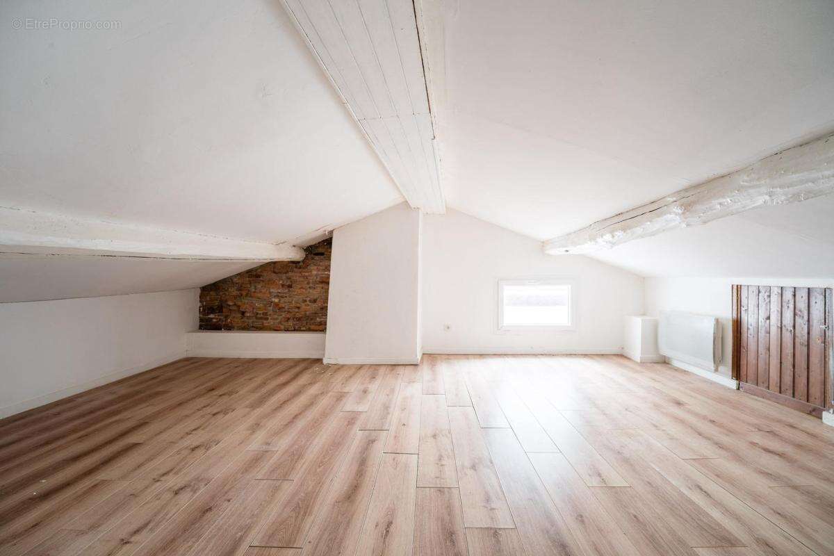 Appartement à SAINT-SULPICE-SUR-LEZE