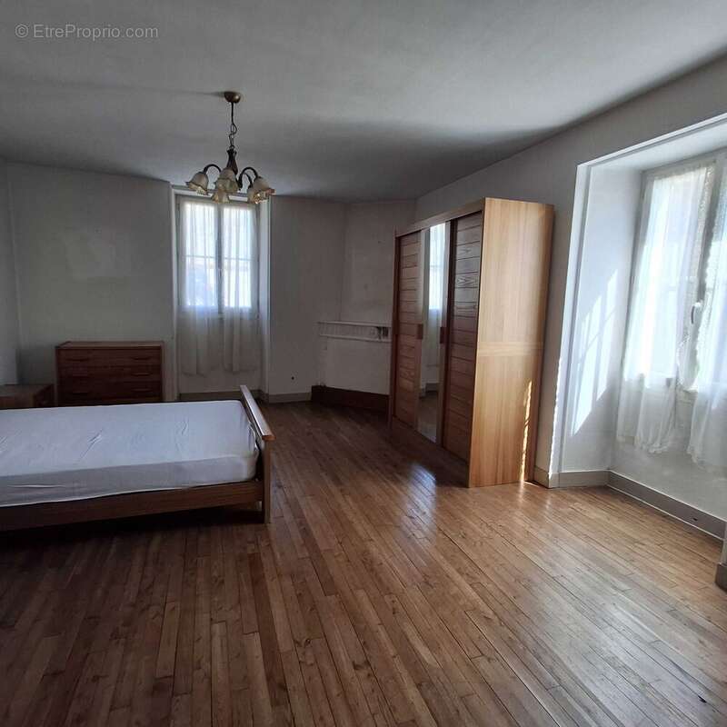 Maison à CHASSENEUIL-SUR-BONNIEURE