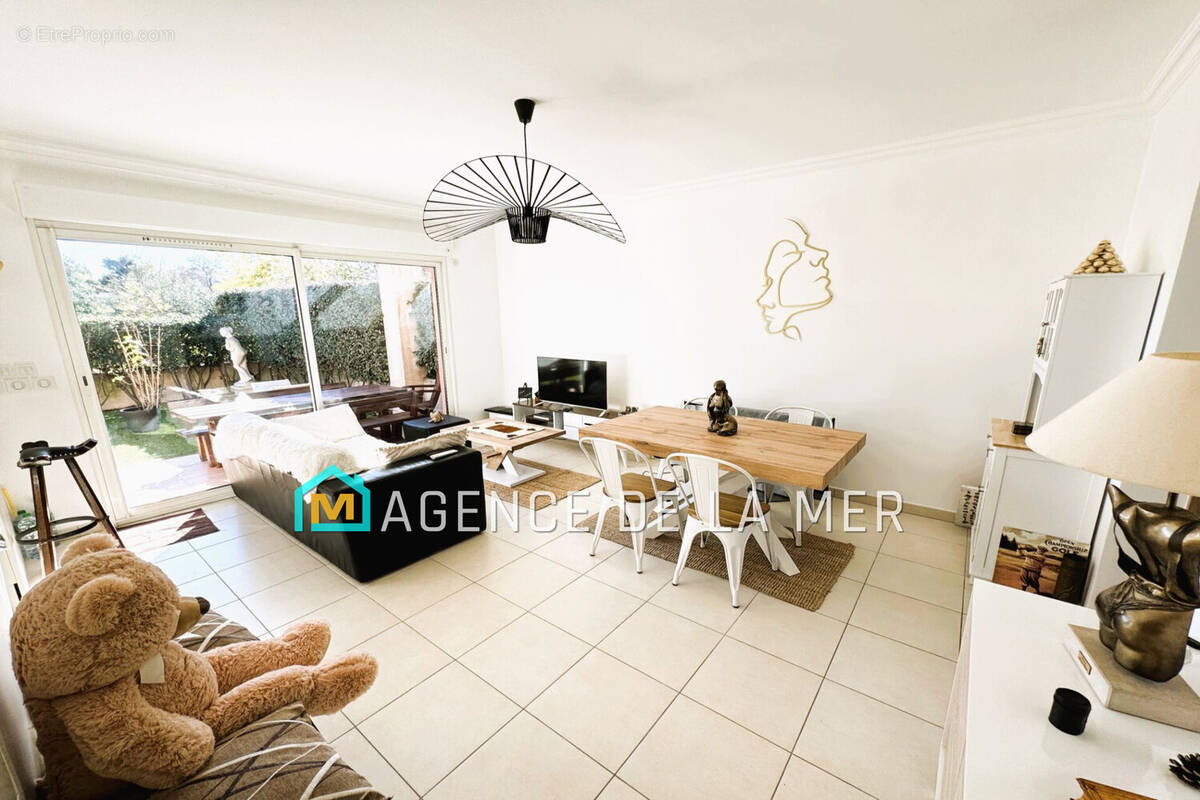 Appartement à MANDELIEU-LA-NAPOULE