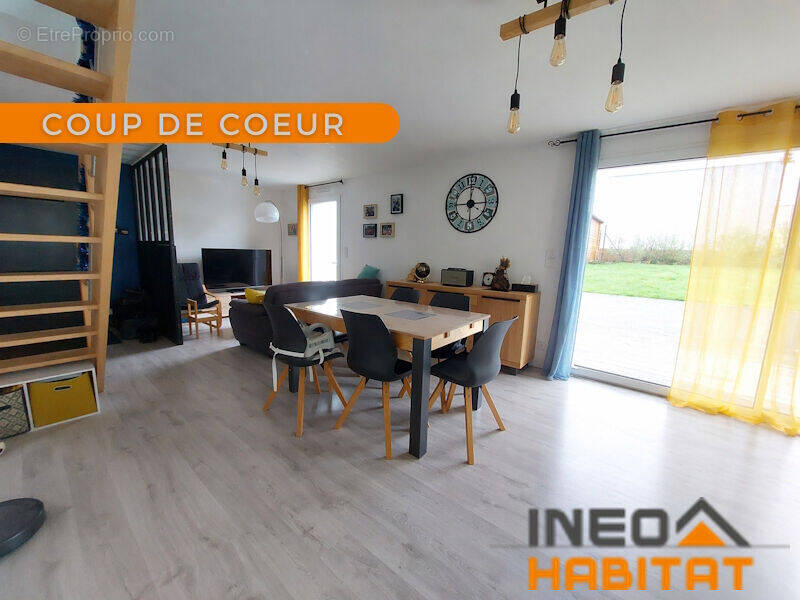 Maison à MEZIERES-SUR-COUESNON