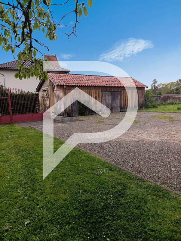 Parking à SAINT-SEVER