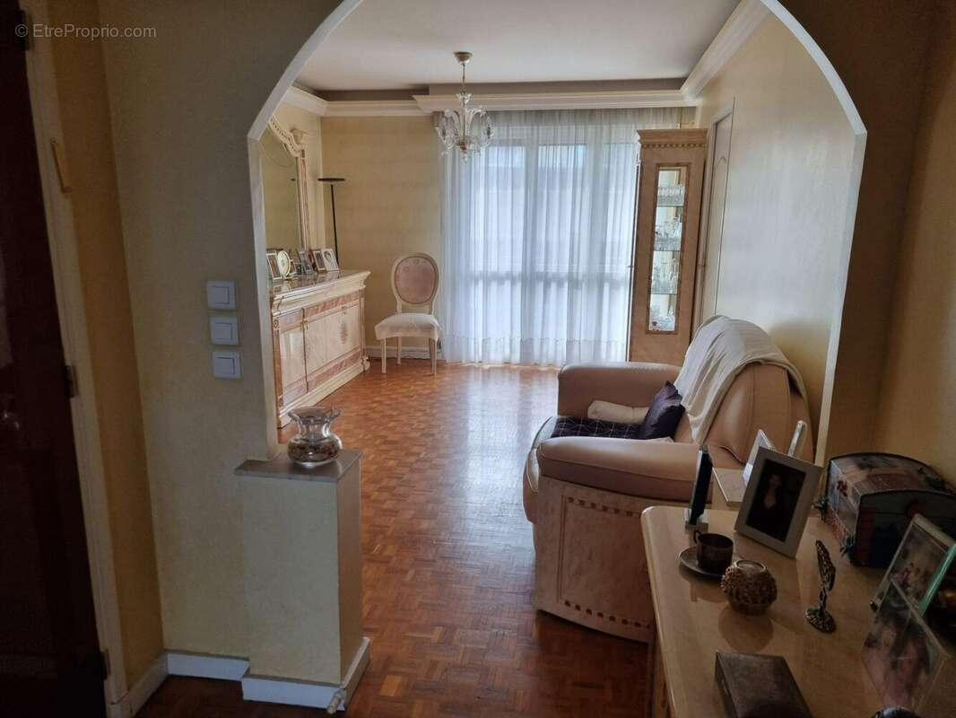 Appartement à LE BOURGET