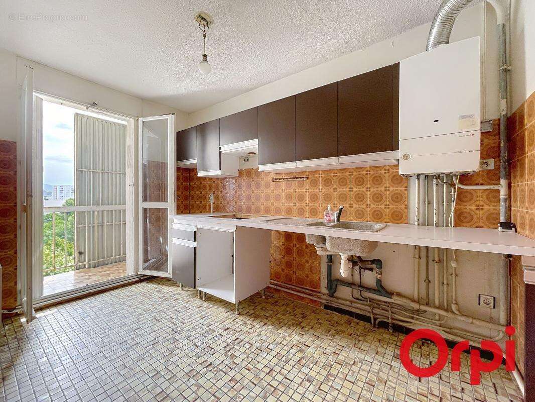Appartement à MARSEILLE-11E