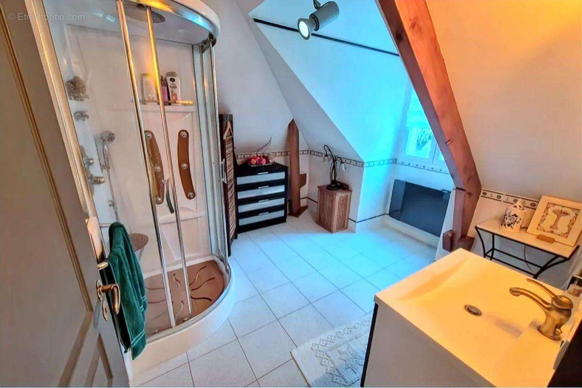 Maison à MONTGIVRAY