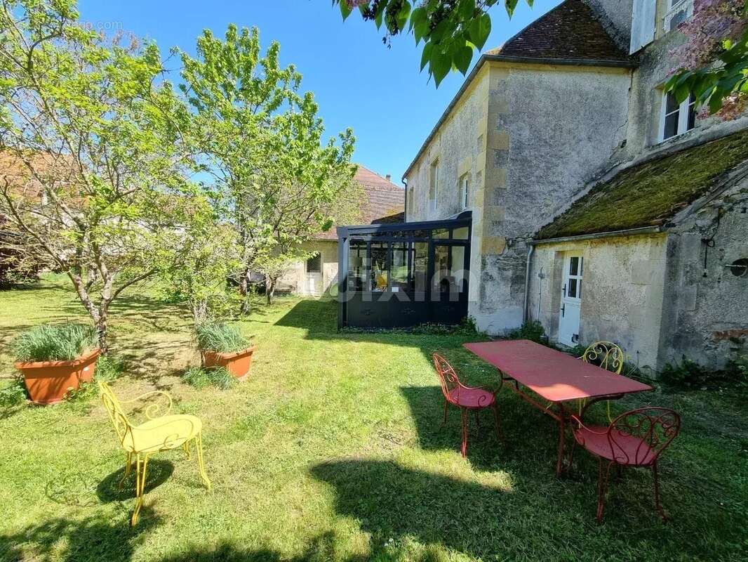 Maison à BRINON-SUR-BEUVRON