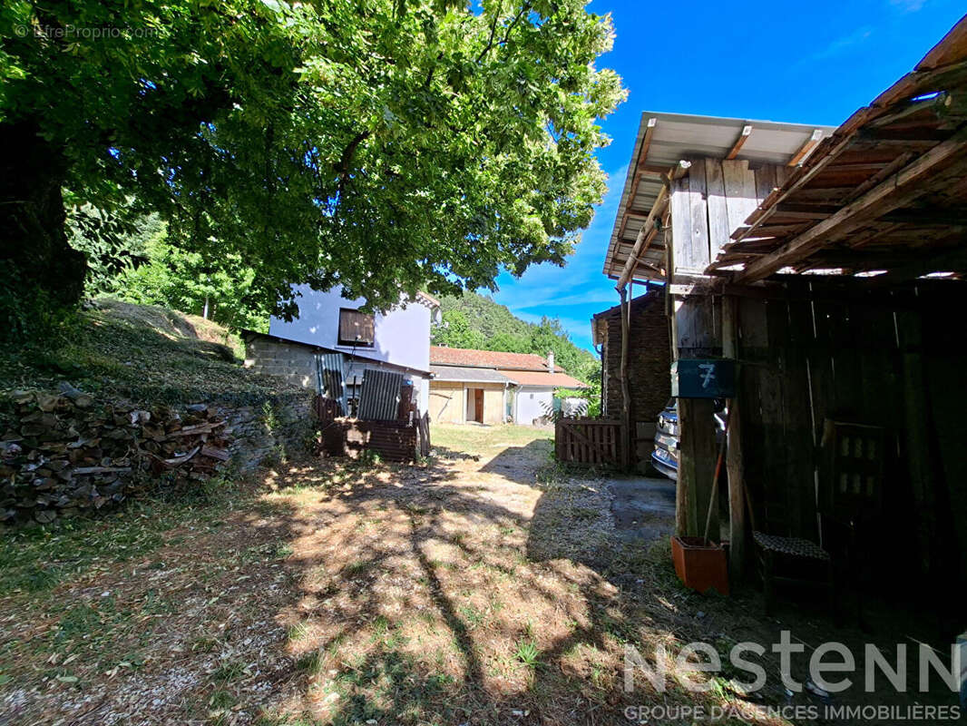 Maison en pierre avec 4 ha de terrain ? Vue dégagée, calme ? Le Collet-de-Dèze (Cévennes) - photo 2