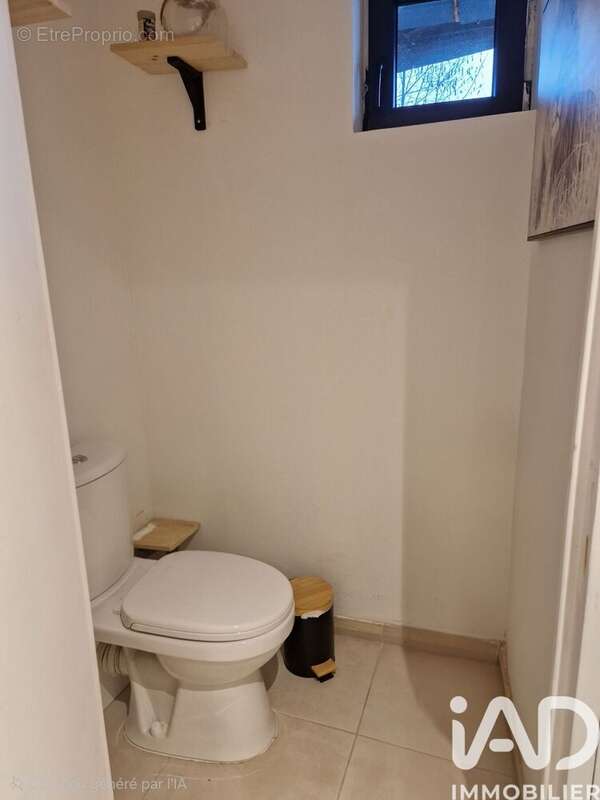 Maison 70 m² à Saint-Martin-De-Bienfaite-La-Cressonniere  - photo 7