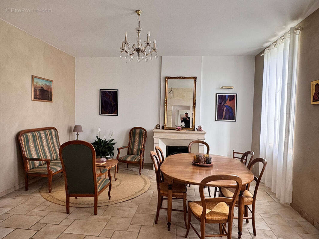 Maison à TONNAY-CHARENTE