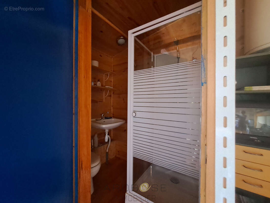 Maison bioclimatique à ossature bois, piscine biologique, gîte indépendant et panneaux solaires - photo 23