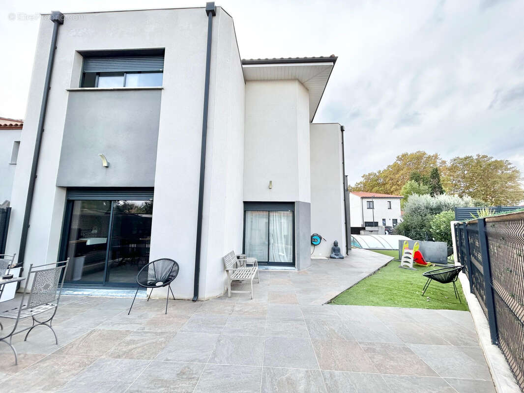 Maison à SAINT-ESTEVE