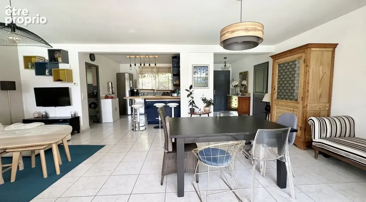 GOLF ET CENTRE VILLE VILLA A PIED POUR CETTE VILLA DE 6 Pièces de 150 m2 sur une parcelle de 800 m2 avec piscine - photo 10