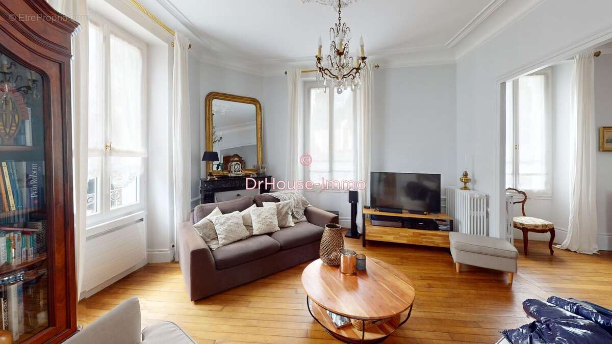 Maison à SAINT-PIERRE-LES-NEMOURS