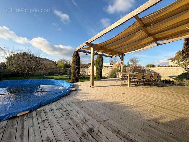 Maison à SAINT-ETIENNE-SUR-CHALARONNE