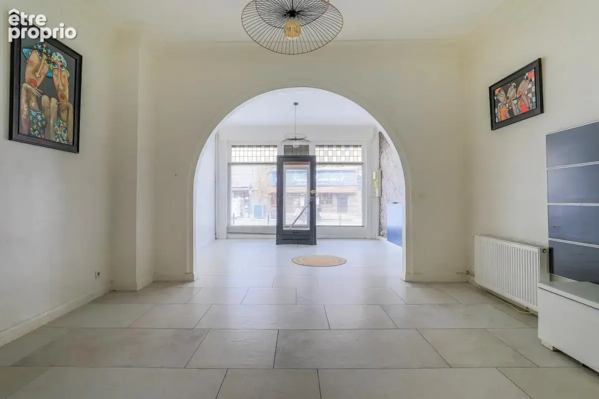 Maison de 8 pièces de 177 m² à Loos - photo 2
