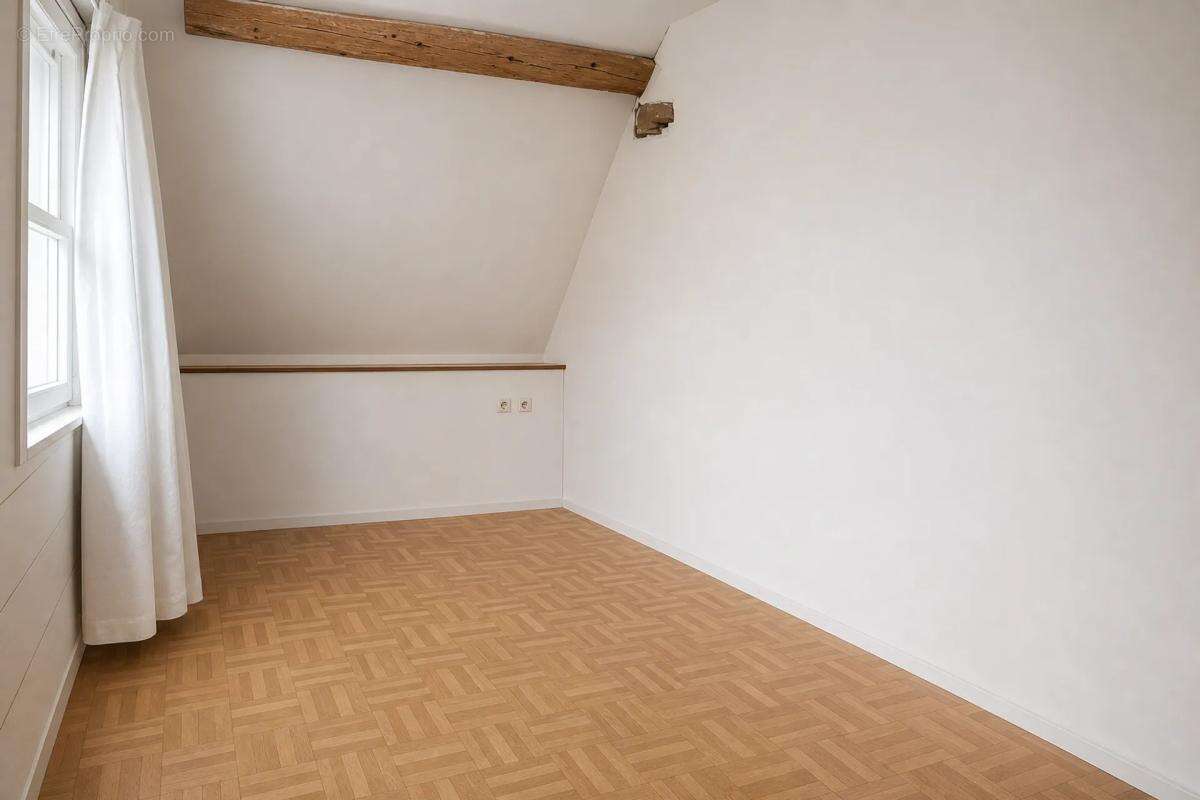 Maison de 55 m² à rénover avec jardin – toutes commodités à pied - photo 7